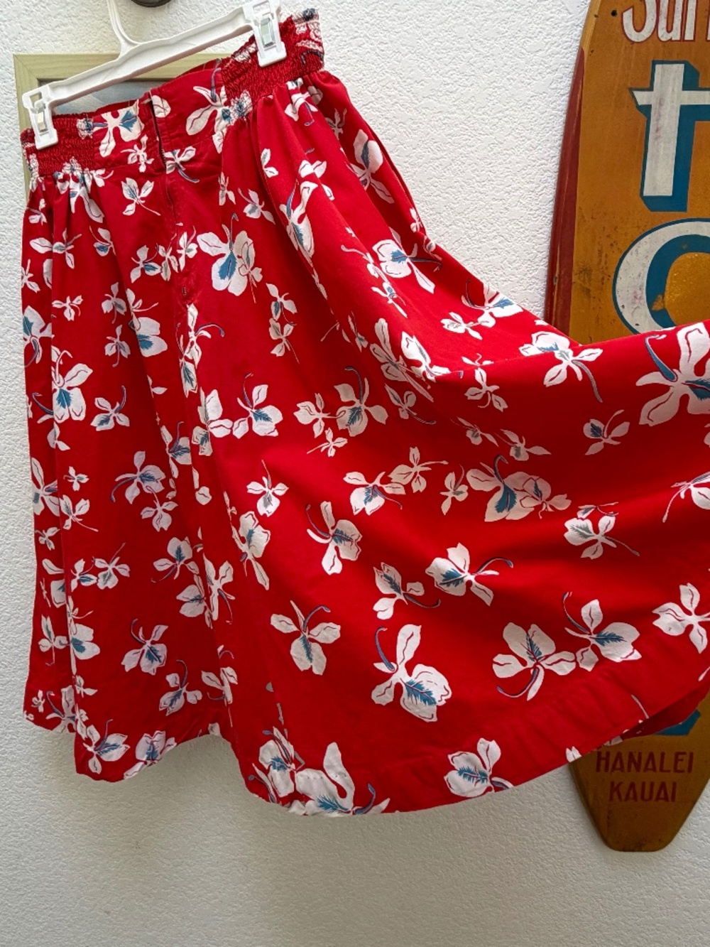 1950s-60s Hawaiian Cotton Skirt with Smocked Waist & Side Seam Pocket - Picture 3 of 15